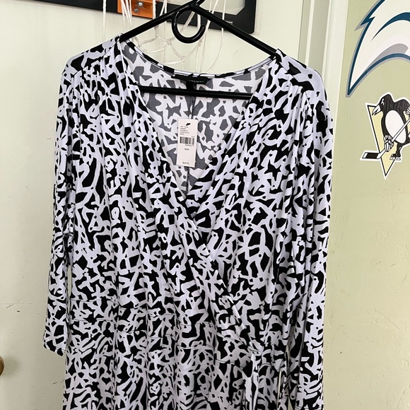 Black and white spring wrap dress!  Versatile and ready when you are! - Picture 3 of 5